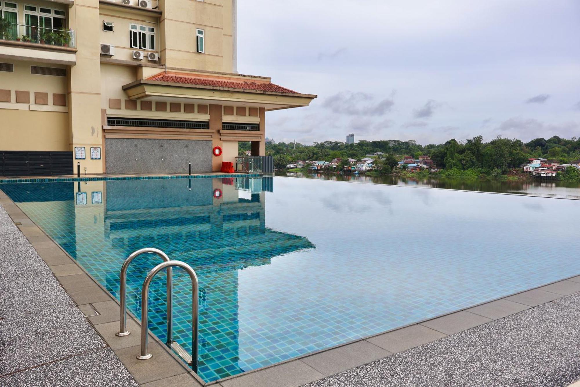Apartment Centre Smart Luxury Kuching